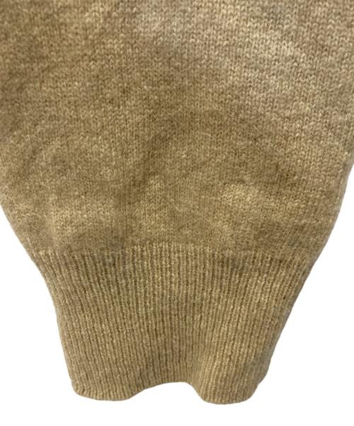 PLAY COMME des GARCONS（プレイコムデギャルソン）PLAY COMME des GARCONS (プレイコムデギャルソン) ワッペンVネックセーター ベージュ サイズ:Sの古着・服飾アイテム