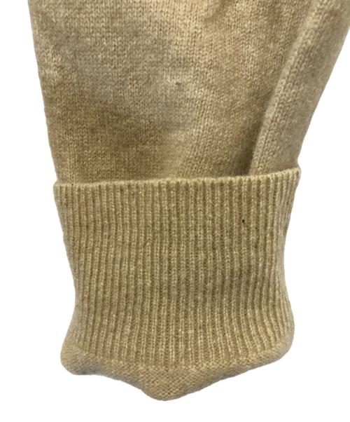 PLAY COMME des GARCONS（プレイコムデギャルソン）PLAY COMME des GARCONS (プレイコムデギャルソン) ワッペンVネックセーター ベージュ サイズ:Sの古着・服飾アイテム