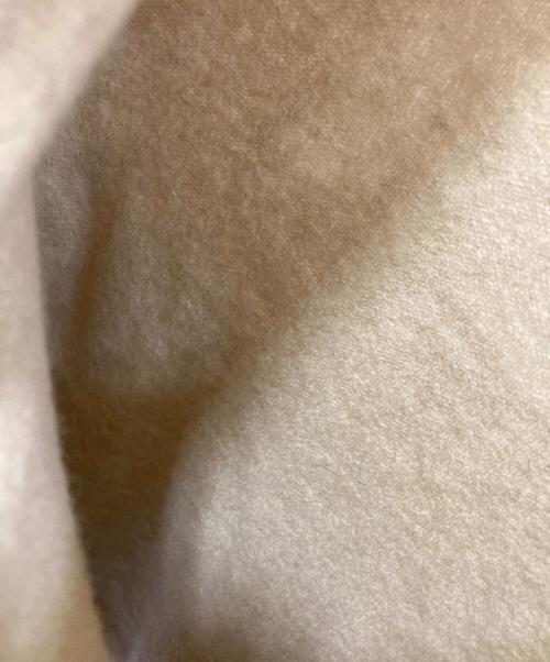 PLAY COMME des GARCONS（プレイコムデギャルソン）PLAY COMME des GARCONS (プレイコムデギャルソン) ワッペンVネックセーター ベージュ サイズ:Sの古着・服飾アイテム