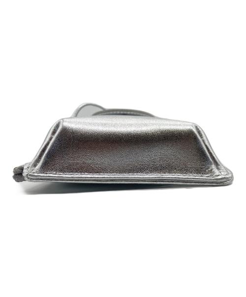 ESTINE（エスティーヌ）ESTINE (エスティーヌ) スマホショルダー シルバー 未使用品の古着・服飾アイテム