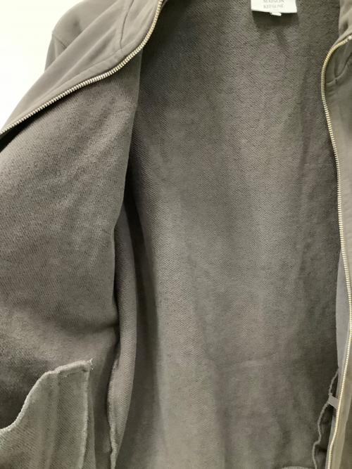 maison kitsune（メゾンキツネ）maison kitsune (メゾンキツネ) フォックスヘッド ジップ レギュラー スウェットシャツ グレー サイズ:XLの古着・服飾アイテム