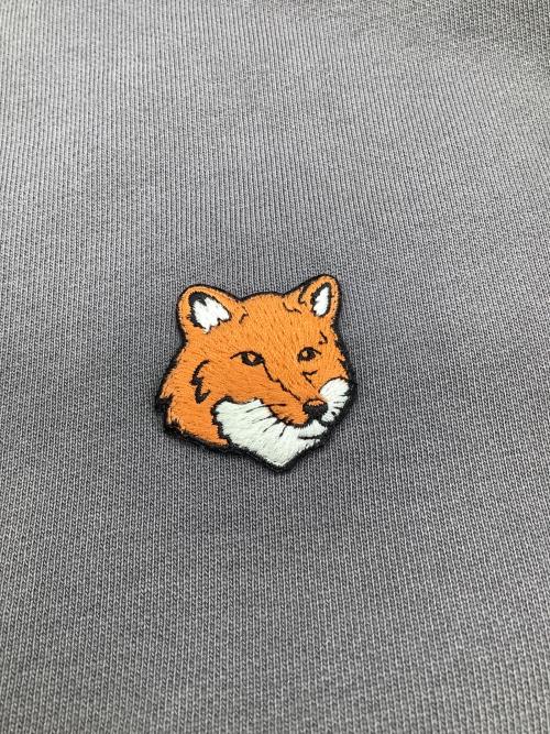 maison kitsune（メゾンキツネ）maison kitsune (メゾンキツネ) フォックスヘッド ジップ レギュラー スウェットシャツ グレー サイズ:XLの古着・服飾アイテム