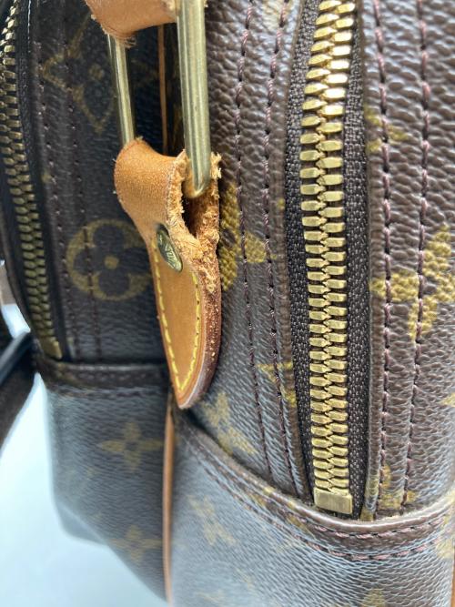 LOUIS VUITTON（ルイ ヴィトン）LOUIS VUITTON (ルイ ヴィトン) ショルダーバッグ ブラウンの古着・服飾アイテム