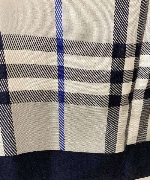 BURBERRY LONDON（バーバリーロンドン）BURBERRY LONDON (バーバリーロンドン) シルクスカーフ ネイビーの古着・服飾アイテム
