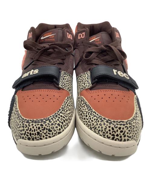 NIKE（ナイキ）NIKE (ナイキ) ローカットスニーカー ブラウン Earth and Dusty Peach サイズ:26cmの古着・服飾アイテム