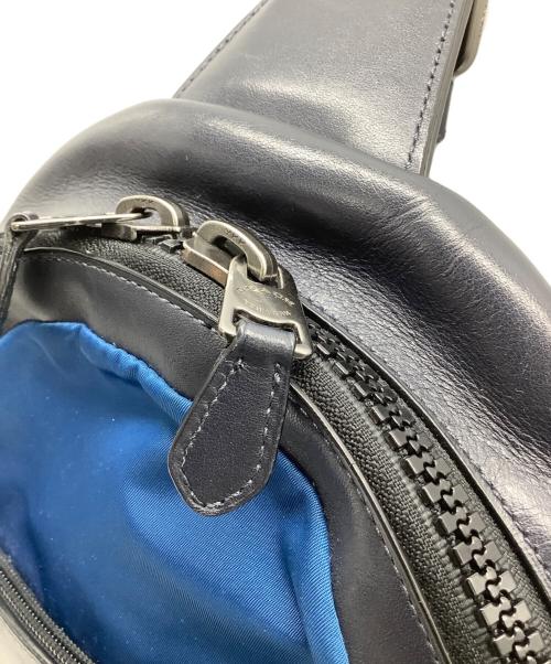 COACH（コーチ）COACH (コーチ) ボディーバッグ ブラック×ブルーの古着・服飾アイテム