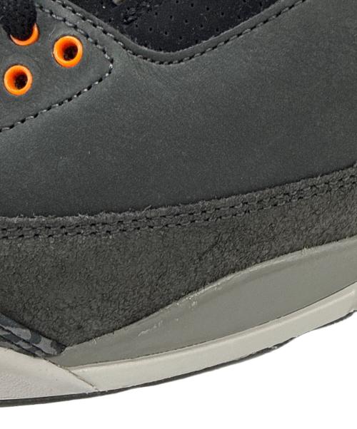 NIKE（ナイキ）NIKE (ナイキ) ハイカットスニーカー グレー×オレンジ サイズ:27.5cm 未使用品の古着・服飾アイテム