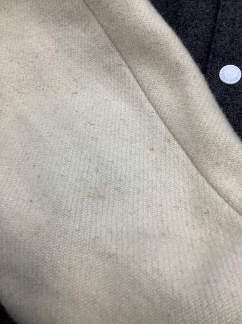 maison kitsune（メゾンキツネ）maison kitsune (メゾンキツネ) スタジャン グレー×ベージュ サイズ:Sの古着・服飾アイテム