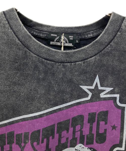 Hysteric Glamour（ヒステリックグラマー）Hysteric Glamour (ヒステリックグラマー) 24SALOON プリント Tシャツ グレー サイズ:L 未使用品の古着・服飾アイテム