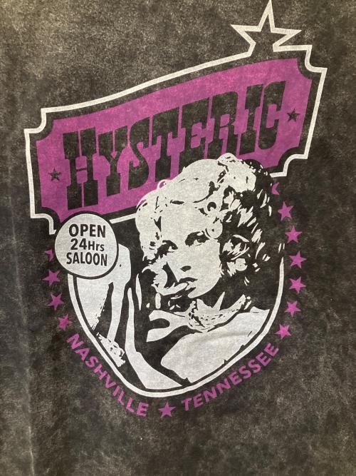 Hysteric Glamour（ヒステリックグラマー）Hysteric Glamour (ヒステリックグラマー) 24SALOON プリント Tシャツ グレー サイズ:L 未使用品の古着・服飾アイテム