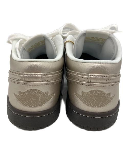 NIKE（ナイキ）NIKE (ナイキ) ローカットスニーカー ゴールド サイズ:26.5cm 未使用品の古着・服飾アイテム