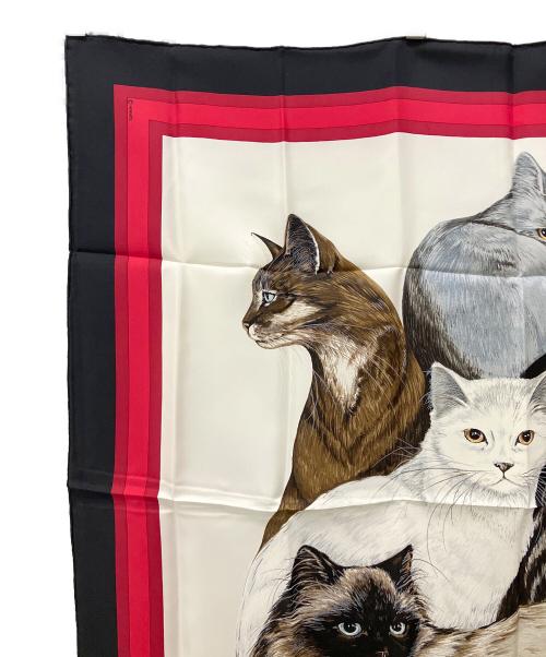 HERMES（エルメス）HERMES (エルメス) シルクスカーフ　レ・シャ Les Chats レッド×ブラックの古着・服飾アイテム