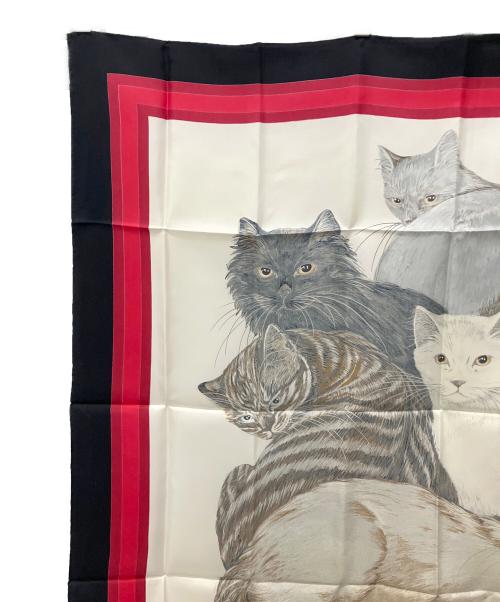 HERMES（エルメス）HERMES (エルメス) シルクスカーフ　レ・シャ Les Chats レッド×ブラックの古着・服飾アイテム