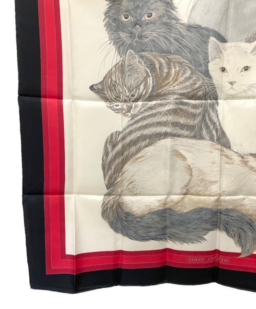 HERMES（エルメス）HERMES (エルメス) シルクスカーフ　レ・シャ Les Chats レッド×ブラックの古着・服飾アイテム
