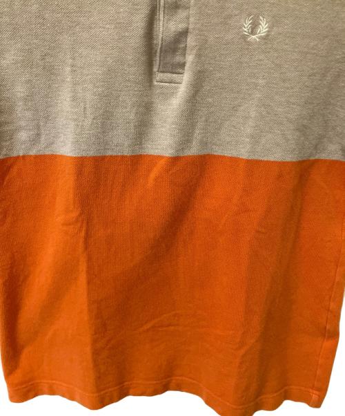 FRED PERRY（フレッドペリー）FRED PERRY (フレッドペリー) ポロシャツ ブラウン×オレンジ サイズ:Mの古着・服飾アイテム