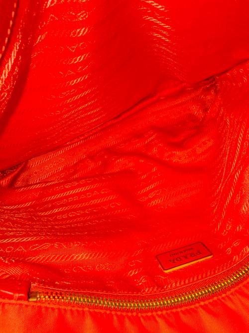 PRADA（プラダ）PRADA (プラダ) ナイロントートバッグ レッドの古着・服飾アイテム