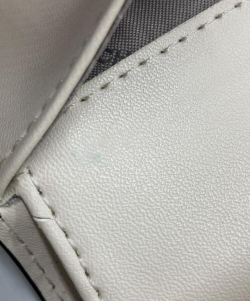 MICHAEL KORS（マイケルコース）MICHAEL KORS (マイケルコース) 2つ折り財布 グレーの古着・服飾アイテム