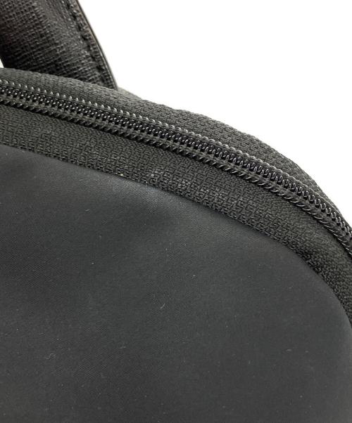 TUMI（トゥミ）TUMI (トゥミ) バックパック カーキ×ブラックの古着・服飾アイテム