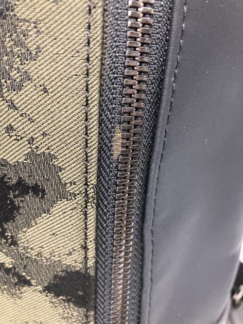 TUMI（トゥミ）TUMI (トゥミ) バックパック カーキ×ブラックの古着・服飾アイテム