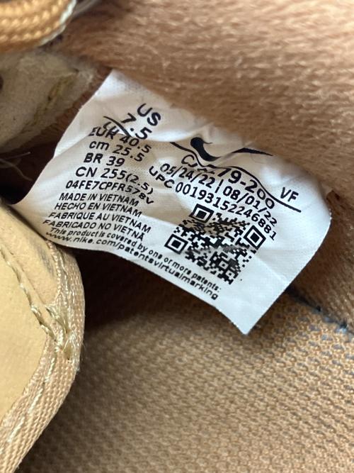 NIKE（ナイキ）NIKE (ナイキ) スニーカー キャメル サイズ:25.5cmの古着・服飾アイテム