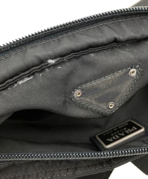 PRADA（プラダ）PRADA (プラダ) ナイロンショルダーバッグ ブラックの古着・服飾アイテム