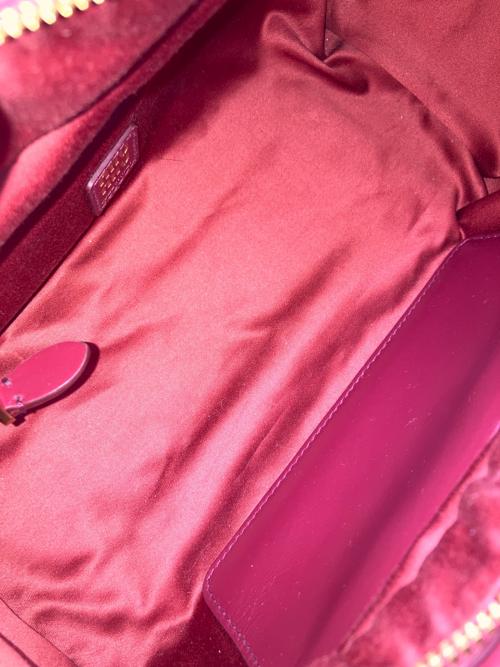 MIU MIU（ミュウミュウ）MIU MIU (ミュウミュウ) ハンドバッグ レッドの古着・服飾アイテム