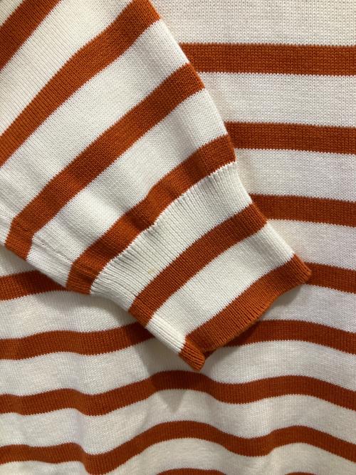 maison kitsune（メゾンキツネ）maison kitsune (メゾンキツネ) FOX HEAD INTARSIA COMFORT STRIPED JUMPER ブラウン×アイボリー サイズ:Sの古着・服飾アイテム
