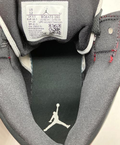 NIKE（ナイキ）NIKE (ナイキ) WMNS AIR JORDAN 1 MID ホワイト×ブラック×レッド サイズ:29.0cm 未使用品の古着・服飾アイテム