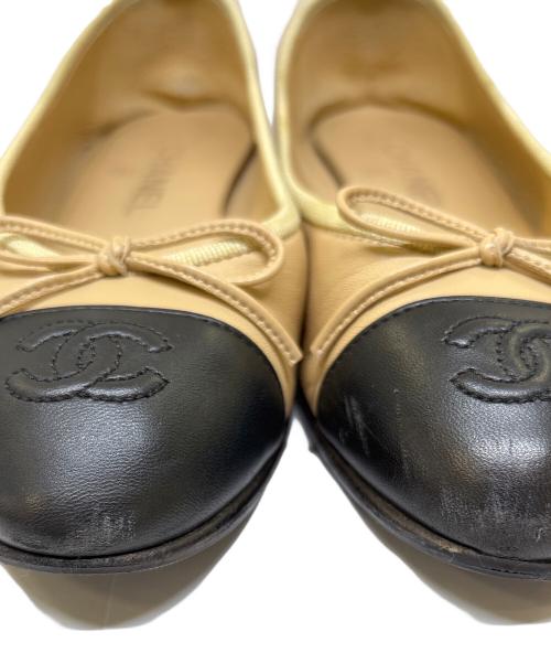 CHANEL（シャネル）CHANEL (シャネル) バレリーナ ココマーク リボンパンプス ベージュ×ブラック サイズ:37 1/2の古着・服飾アイテム