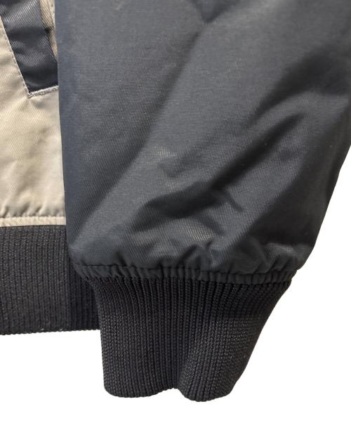 OAKLEY（オークリー）OAKLEY (オークリー) 中綿ナイロンジャケット ブラックぐれー サイズ:Mの古着・服飾アイテム