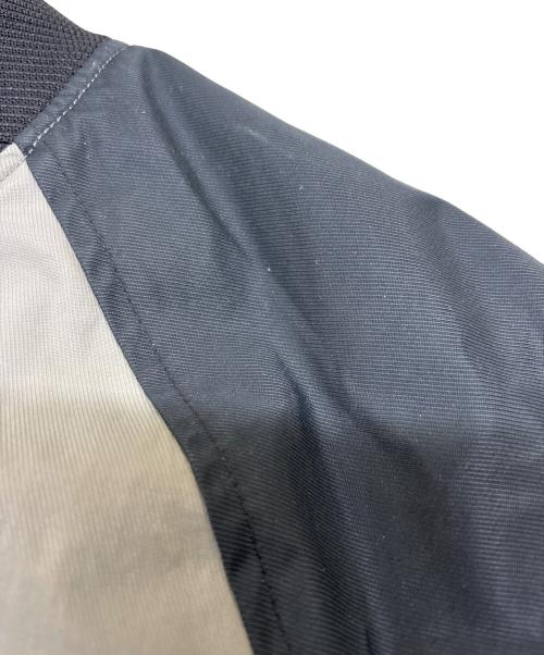 OAKLEY（オークリー）OAKLEY (オークリー) 中綿ナイロンジャケット ブラックぐれー サイズ:Mの古着・服飾アイテム