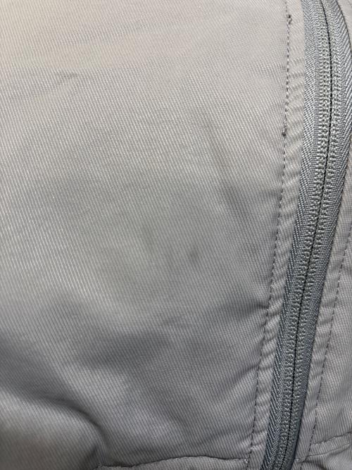 OAKLEY（オークリー）OAKLEY (オークリー) 中綿ナイロンジャケット ブラックぐれー サイズ:Mの古着・服飾アイテム