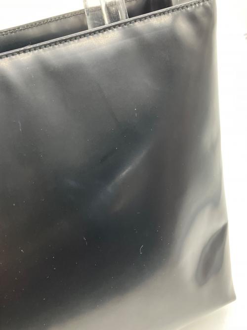 PRADA（プラダ）PRADA (プラダ) エナメルハンドバッグ ブラックの古着・服飾アイテム