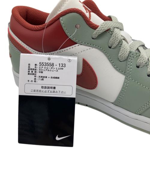 NIKE（ナイキ）NIKE (ナイキ) AIR JORDAN 1 LOW ライトグリーン×レッド サイズ:28.5cm 未使用品の古着・服飾アイテム