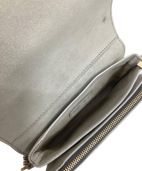 JIMMY CHOO（ジミーチュウ）JIMMY CHOO (ジミーチュウ) チェーンショルダーポーチ ライトグレーの古着・服飾アイテム