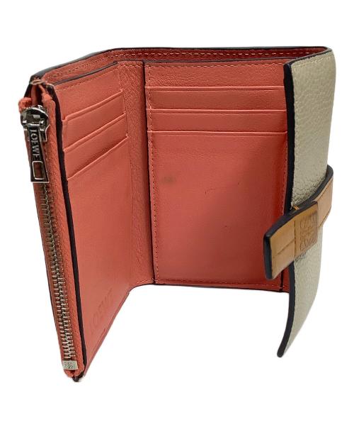 LOEWE（ロエベ）LOEWE (ロエベ) トライフォールド ウォレット ベージュ×サーモンピンクの古着・服飾アイテム