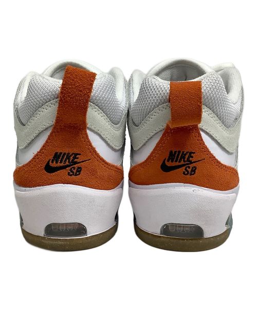NIKE SB（ナイキエスビー）NIKE SB (ナイキエスビー) スニーカー ホワイト×オレンジ サイズ:26.5cmの古着・服飾アイテム