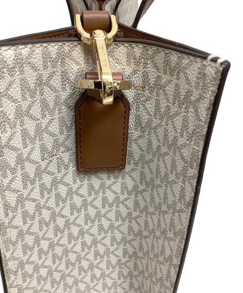 MICHAEL KORS（マイケル・コース）MICHAEL KORS (マイケルコース) 2WAYショルダーバッグ ホワイト×ブラウンの古着・服飾アイテム