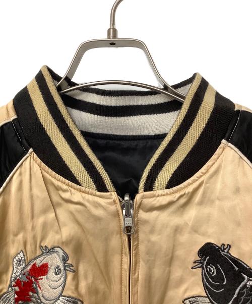 絡繰魂（カラクリタマシイ）絡繰魂 (カラクリダマシイ) スカジャン ベージュ×ブラック サイズ:XLの古着・服飾アイテム