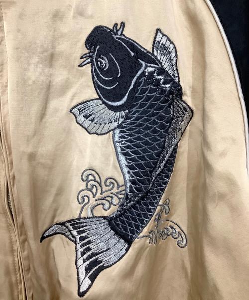 絡繰魂（カラクリタマシイ）絡繰魂 (カラクリダマシイ) スカジャン ベージュ×ブラック サイズ:XLの古着・服飾アイテム