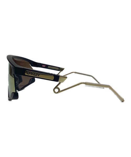 OAKLEY（オークリー）OAKLEY (オークリー) サングラス ブラック×ゴールドの古着・服飾アイテム