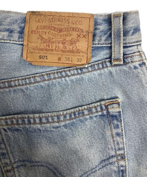 LEVI'S（リーバイス）LEVI'S (リーバイス) ダメージ加工ジーンズ ブルー サイズ:W36の古着・服飾アイテム