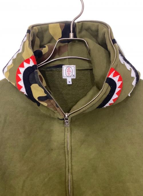 A BATHING APE（ア ベイシング エイプ）A BATHING APE (ア ベイシング エイプ) 1st Shark Full Zip Hoodie カーキ サイズ:Mの古着・服飾アイテム