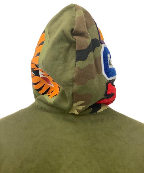 A BATHING APE（ア ベイシング エイプ）A BATHING APE (ア ベイシング エイプ) 1st Shark Full Zip Hoodie カーキ サイズ:Mの古着・服飾アイテム