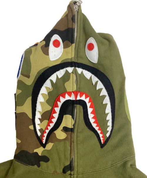 A BATHING APE（ア ベイシング エイプ）A BATHING APE (ア ベイシング エイプ) 1st Shark Full Zip Hoodie カーキ サイズ:Mの古着・服飾アイテム