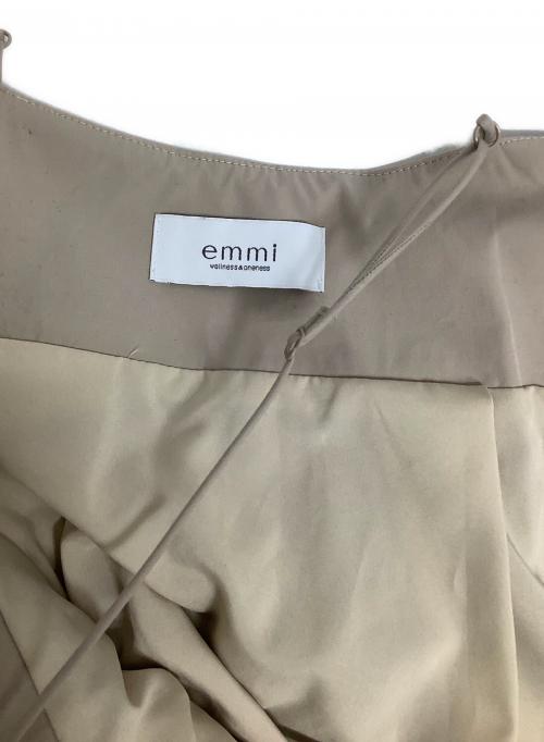 emmi atelier（エミアトリエ）emmi atelier (エミアトリエ) カットセットキャミソールワンピース ベージュの古着・服飾アイテム