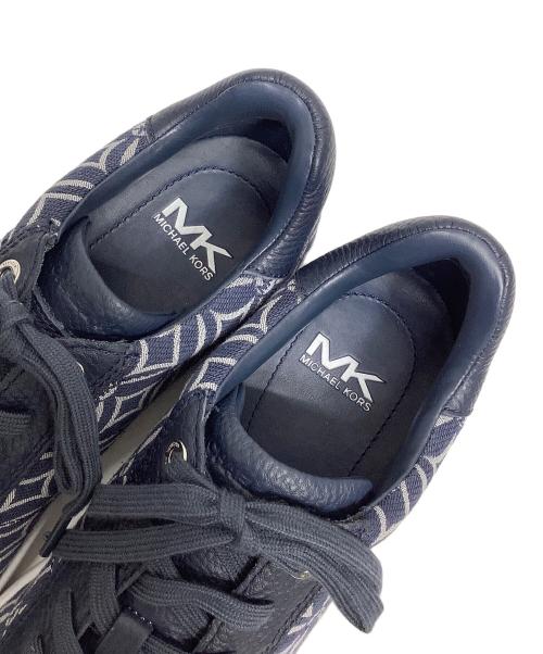 MICHAEL KORS（マイケル・コース）MICHAEL KORS (マイケル・コース) ロゴデザイン柄スニーカー ネイビー サイズ:9Mの古着・服飾アイテム