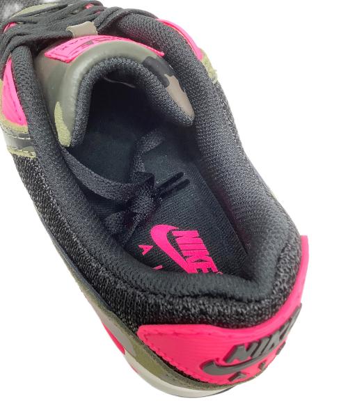 NIKE（ナイキ）NIKE (ナイキ) ローカットスニーカー カーキ×ピンク サイズ:27.5 未使用品の古着・服飾アイテム