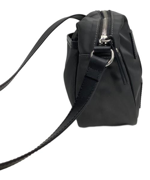IACUCCI（イアクッチ）IACUCCI (イアクッチ) ショルダーバッグ グレー×ブラックの古着・服飾アイテム