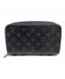 LOUIS VUITTON (ルイ ヴィトン) ジッピーXL ブラック：65000円